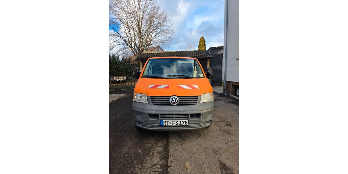 VW T5 Transporter 235.318 km 7.500 &euro; Reutlingen 72766